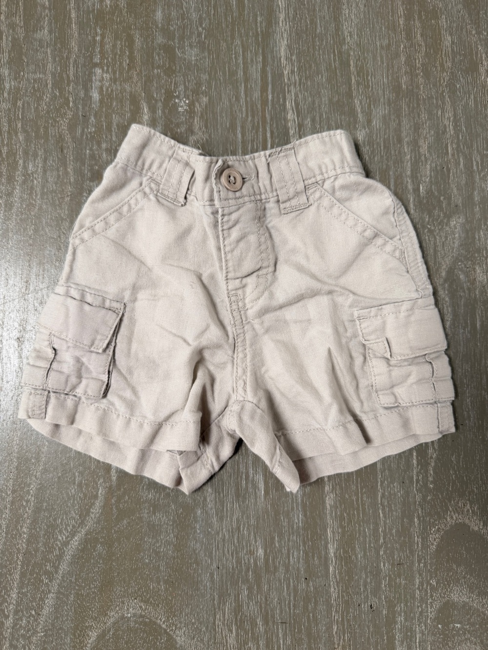Baby Gap infant boys khaki color linen cargo short.